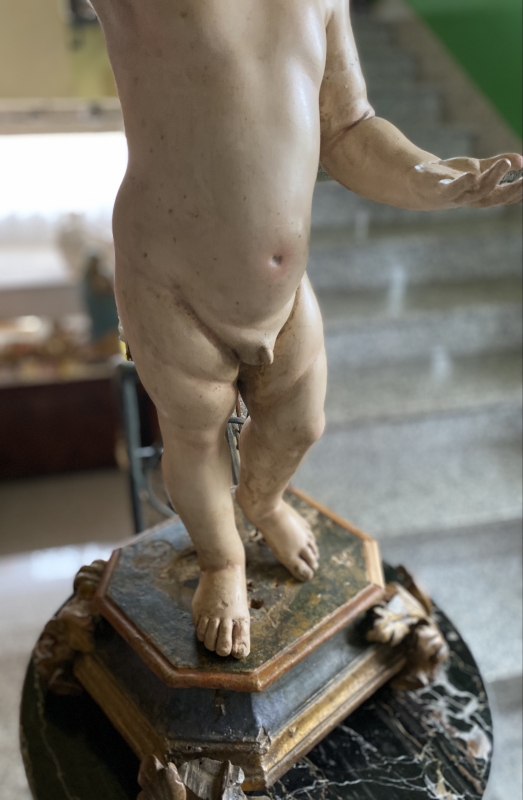IL PRIMO RE. Bambinello ligneo antico