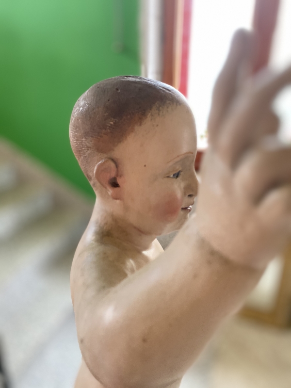 IL PRIMO RE. Bambinello ligneo antico