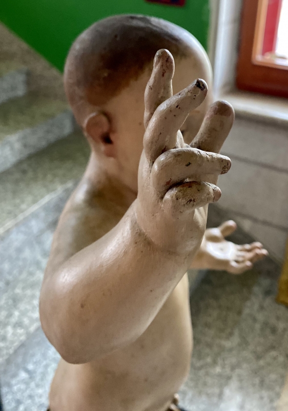 IL PRIMO RE. Bambinello ligneo antico