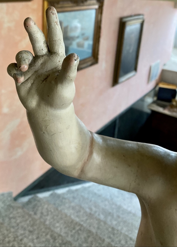 IL PRIMO RE. Bambinello ligneo antico