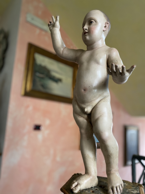 IL PRIMO RE. Bambinello ligneo antico