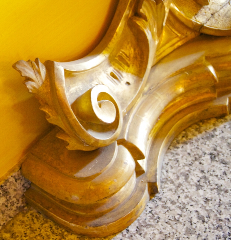 BAROCCO console dorata.