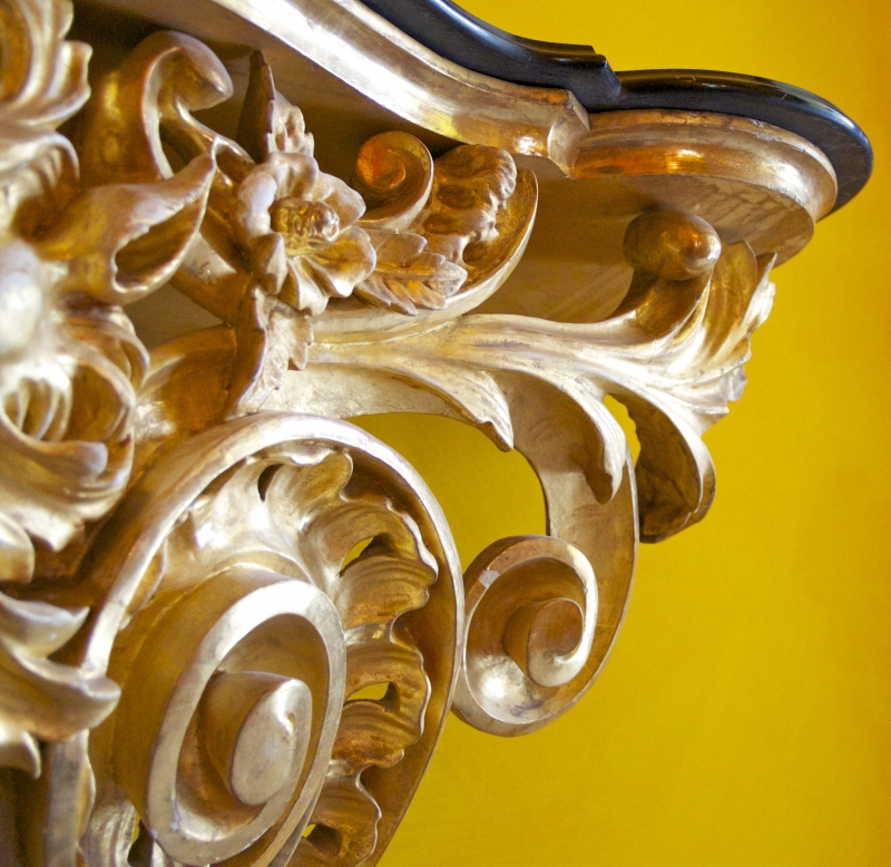 BAROCCO console dorata.