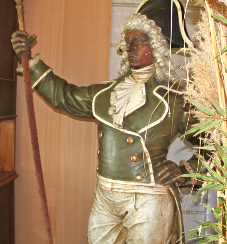 GENDARME IN LEGNO