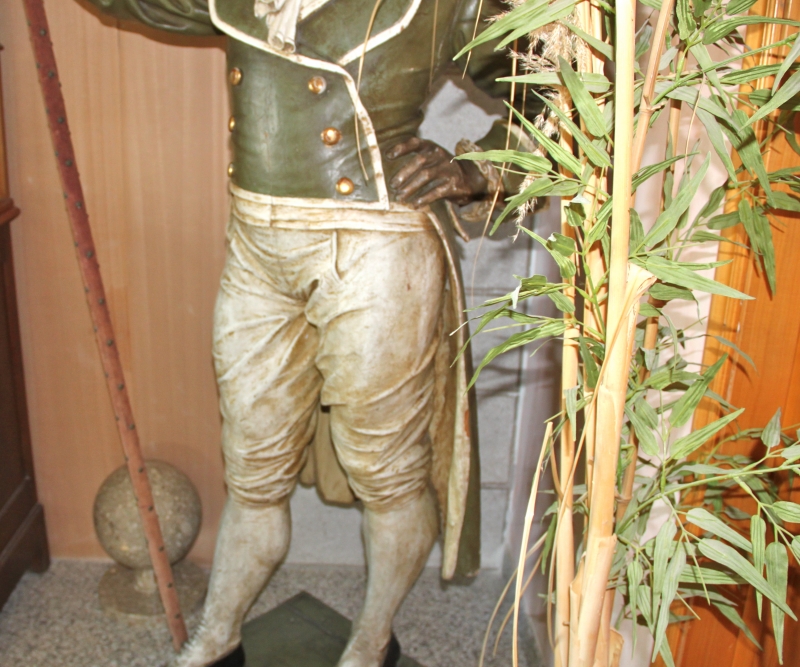 GENDARME IN LEGNO