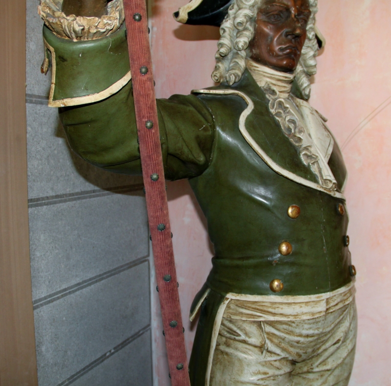 GENDARME IN LEGNO