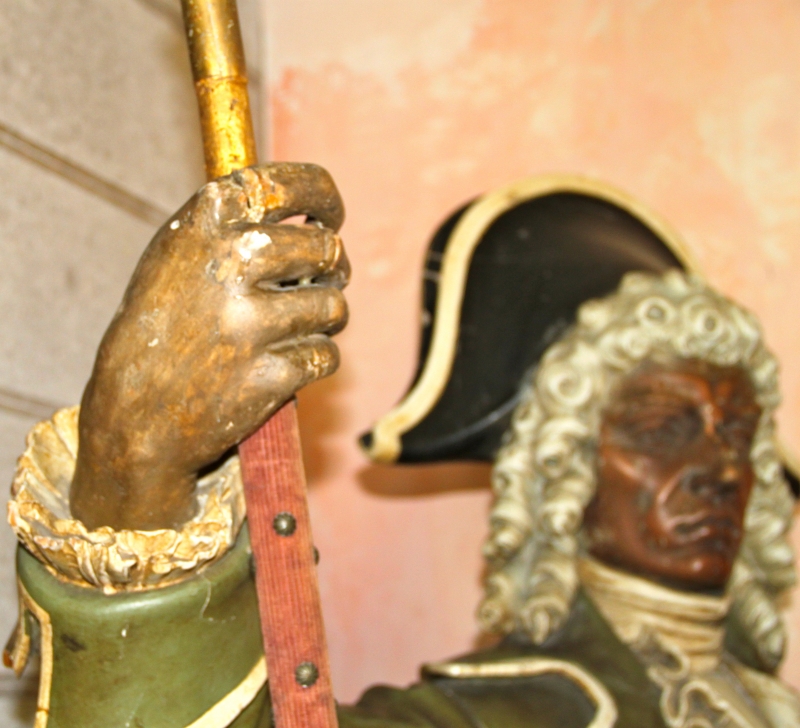 GENDARME IN LEGNO