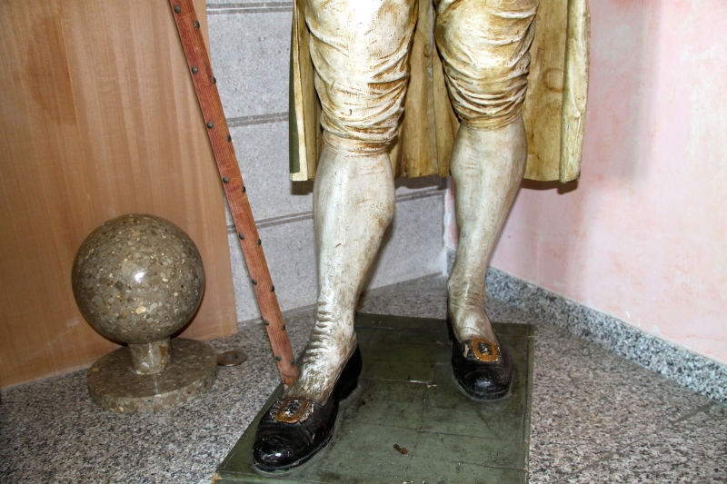 GENDARME IN LEGNO