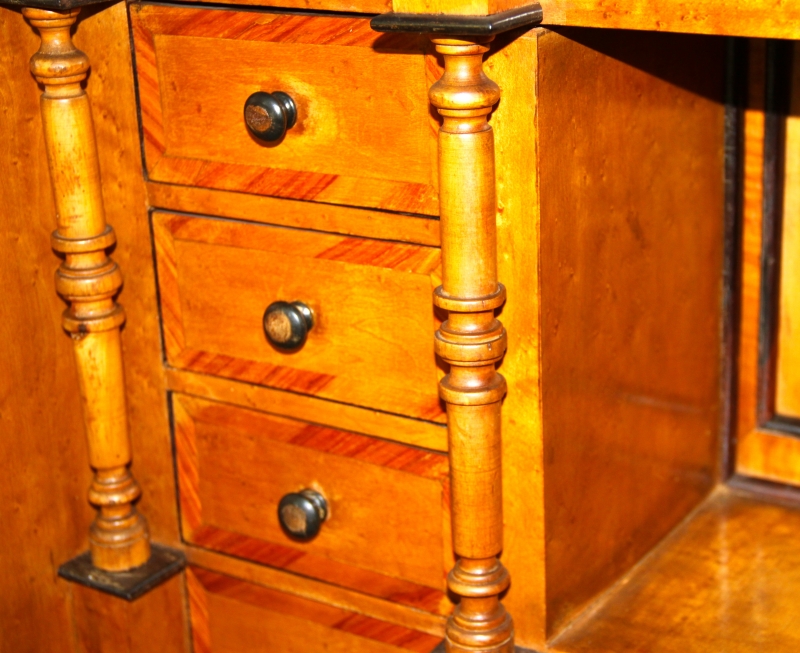 SECRETAIRE